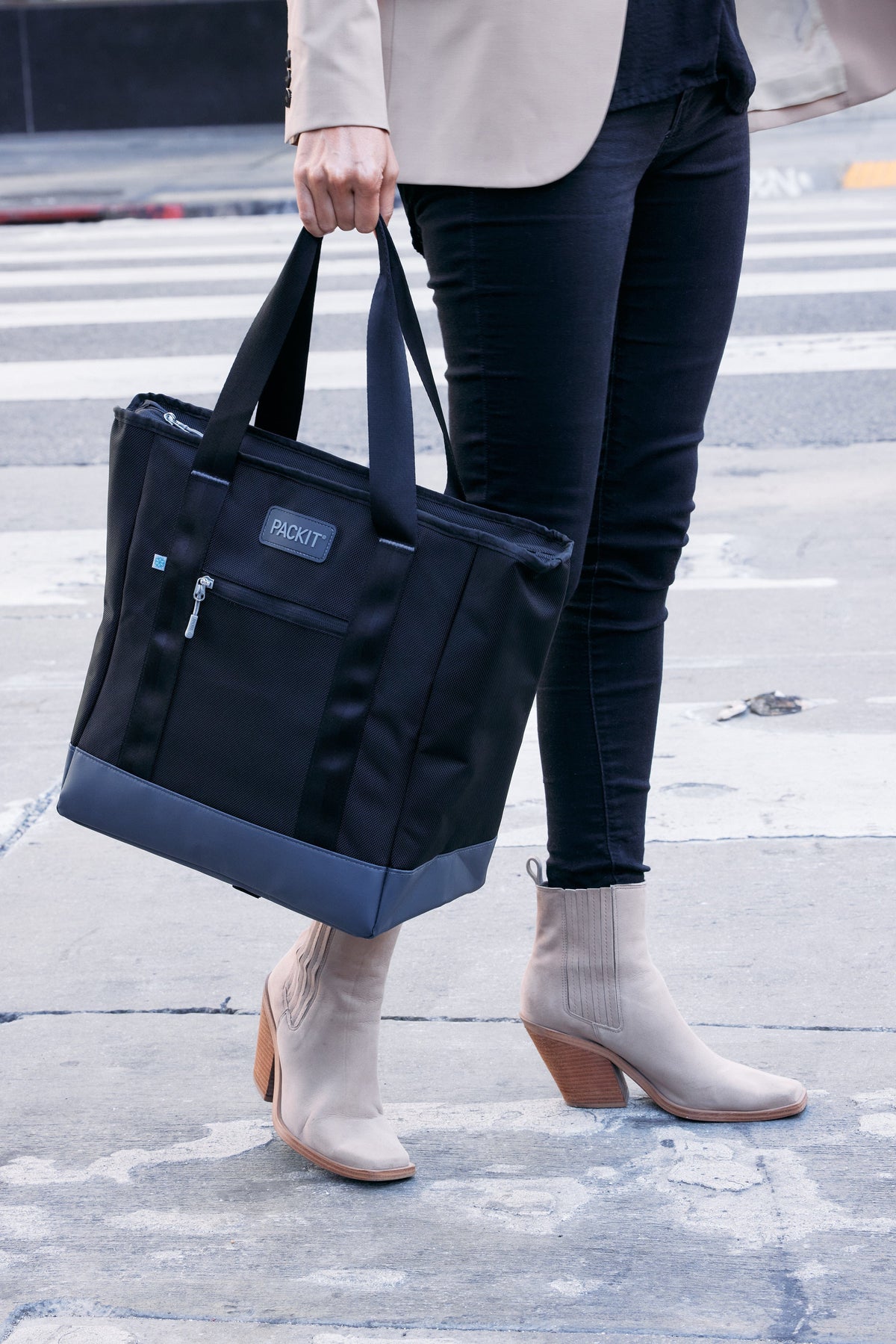 freezable-carry-tote-t4 freezable-carry-tote-black-gray-lifestyle-city-bag-only.jpg