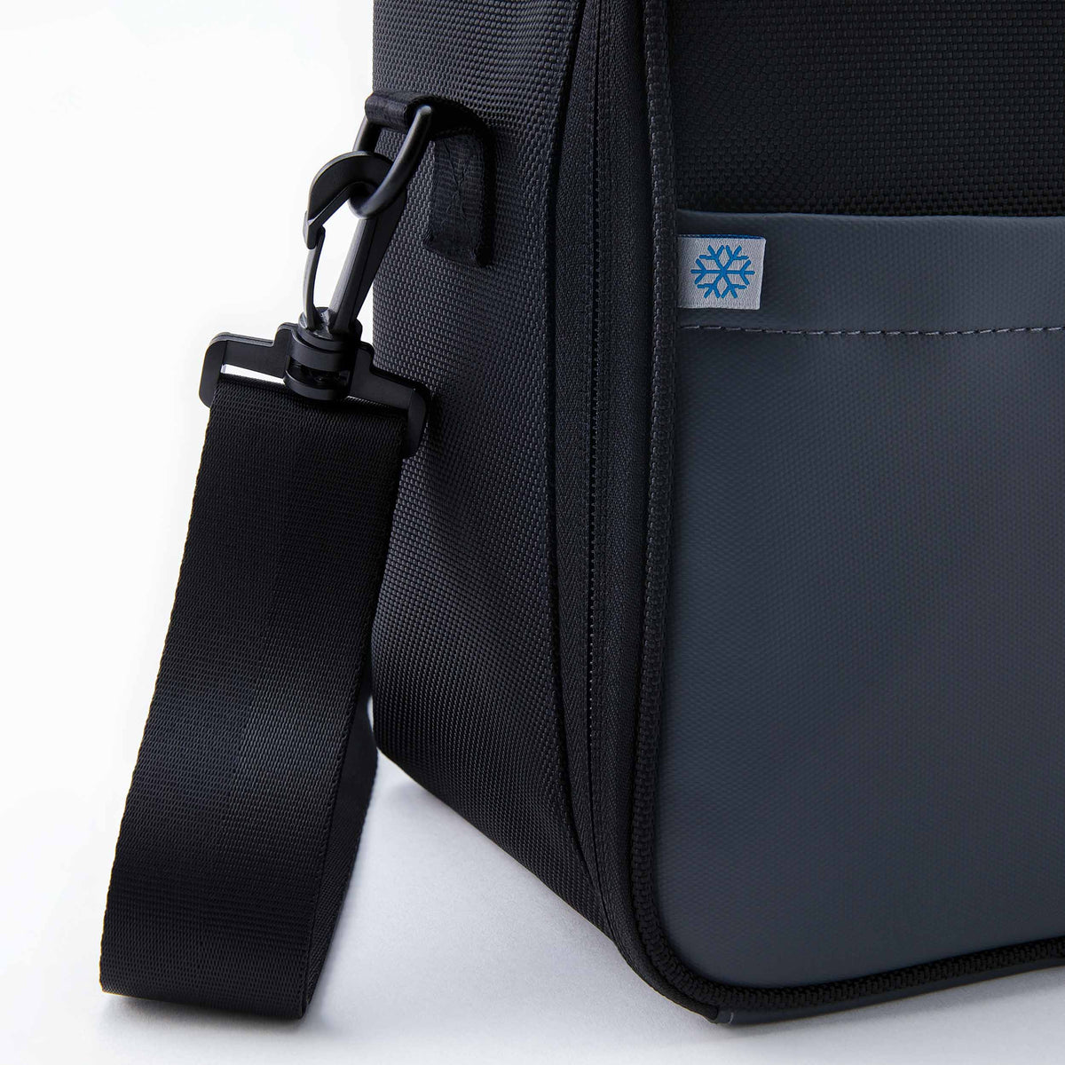 freezable-upright-lunch-box-z6 freezable-upright-lunch-box-black-gray-flag.jpg