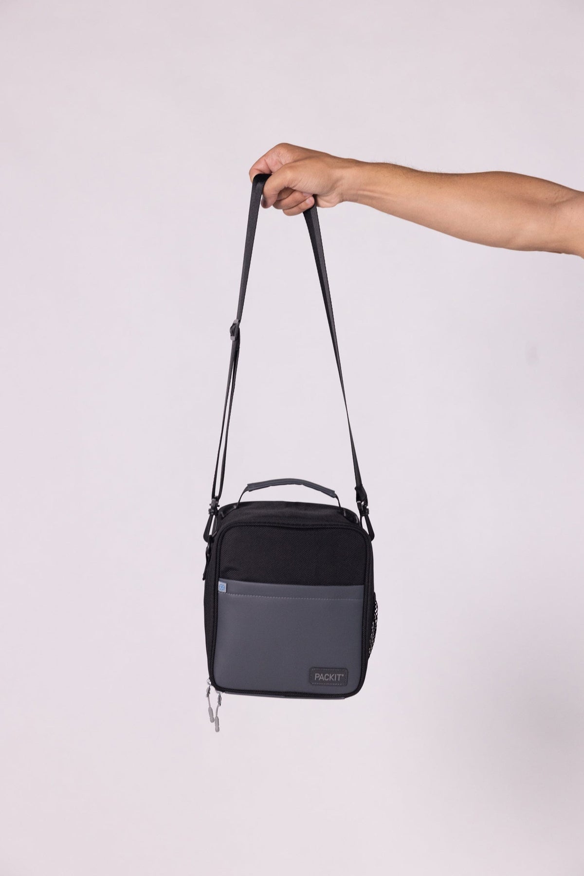 freezable-upright-lunch-box-z6 freezable-upright-lunch-box-black-gray-product-only_edit.jpg