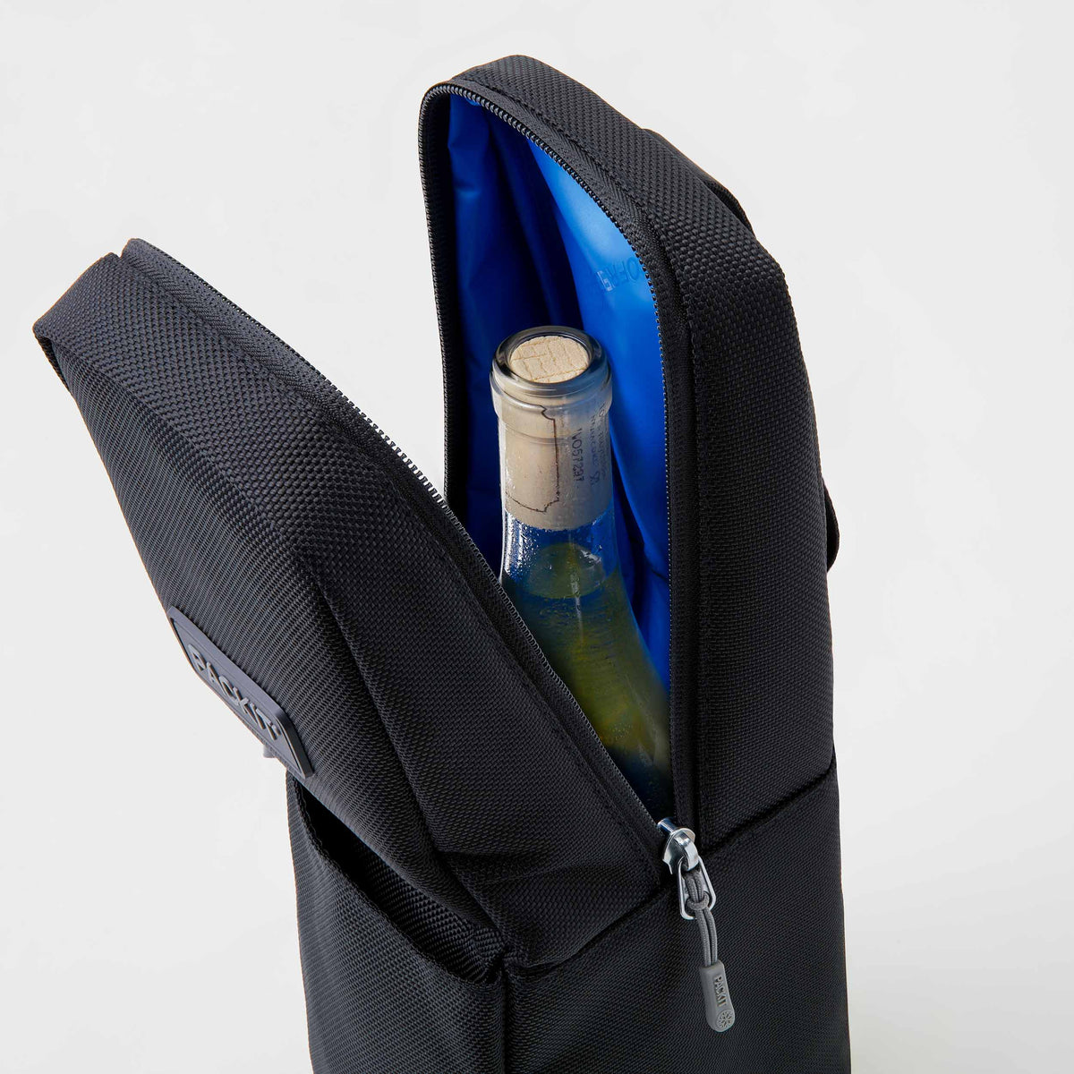 freezable-wine-carrier-v0 freezable-wine-carrier-black-ecofreeze-plus-top-view-with-wine.jpg